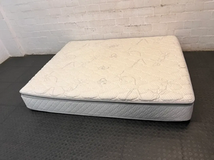 Beautyrest Double Mattress with Quilted Top — Very Good Condition