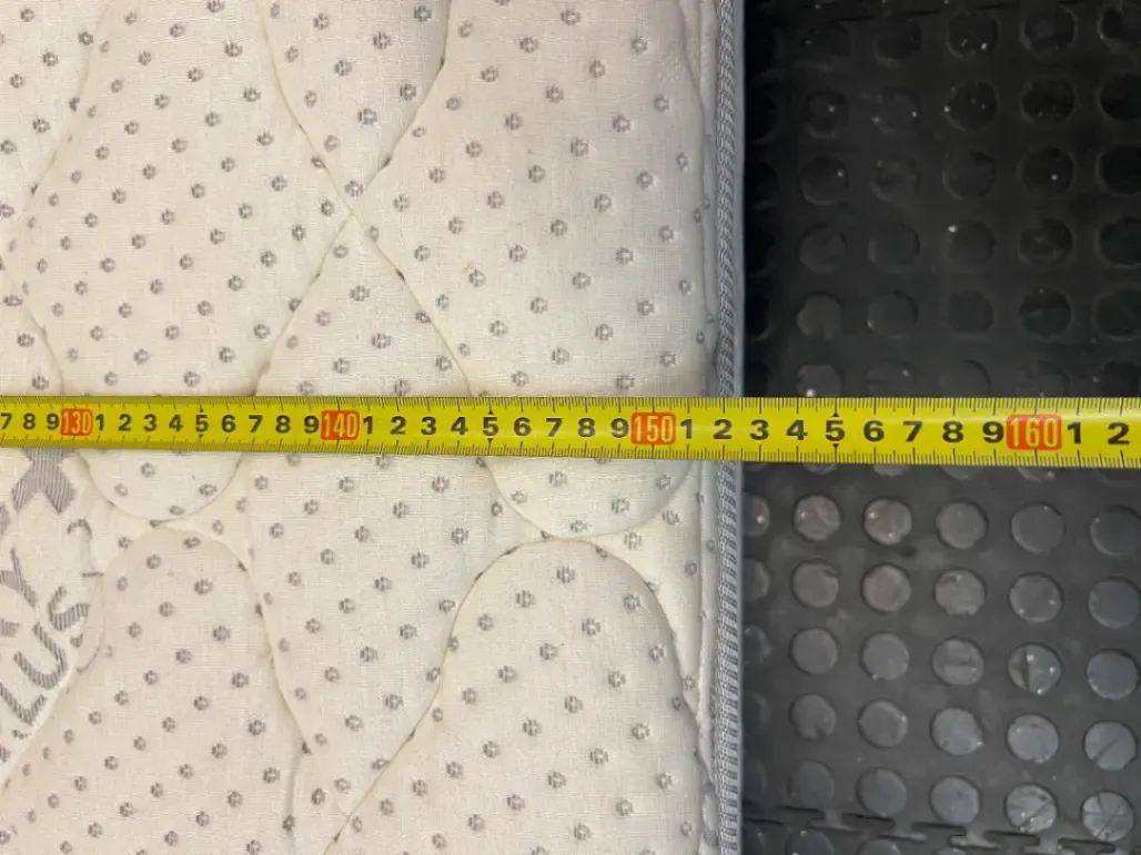 Beautyrest Double Mattress with Quilted Top — Very Good Condition
