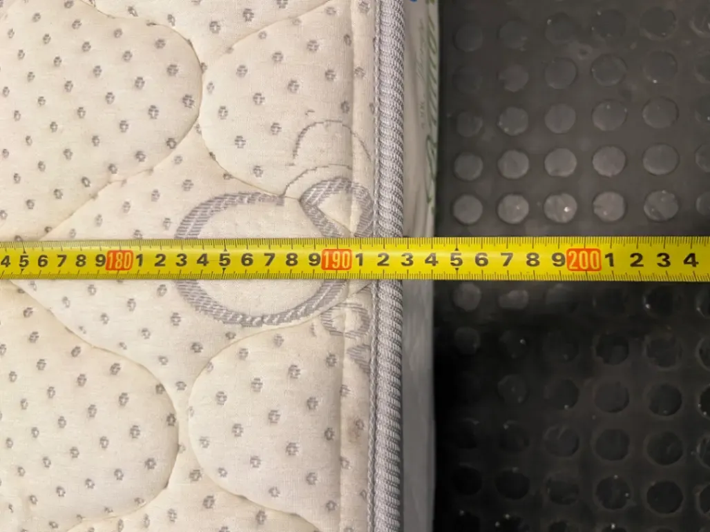 Beautyrest Double Mattress with Quilted Top — Very Good Condition