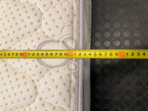 Beautyrest Double Mattress with Quilted Top — Very Good Condition