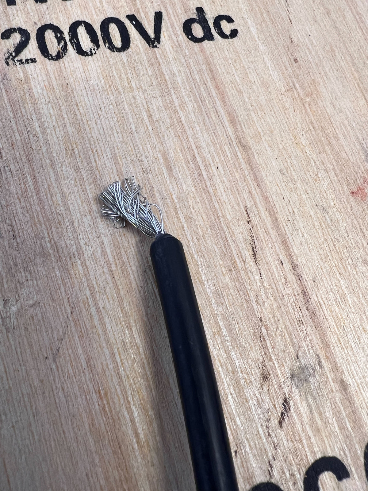 Black Electrical Wire Spool - Durable and Versatile for DIY Projectsb 18kg