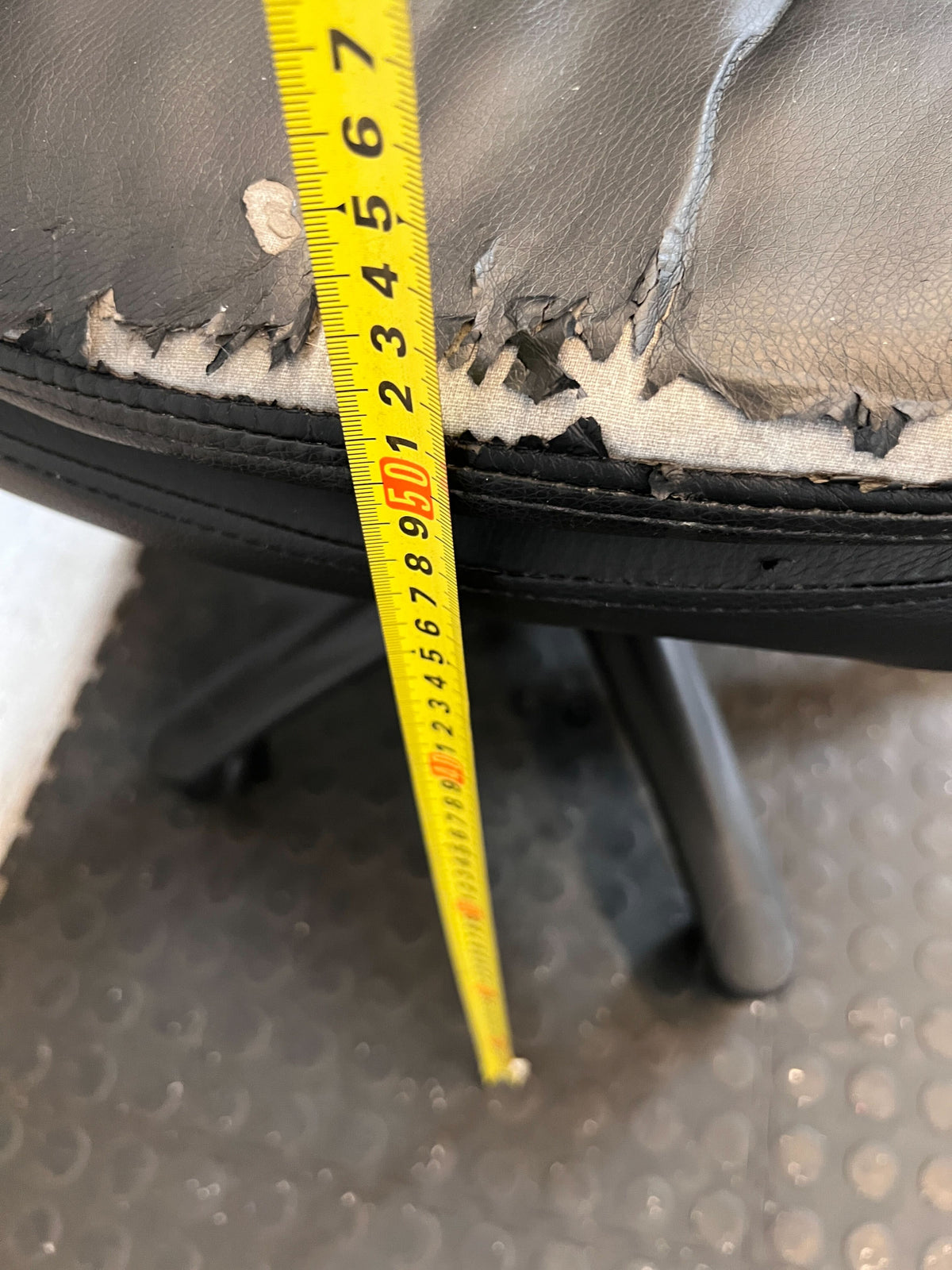 Black Executive Office Chair - Ready for a New Life! ✨