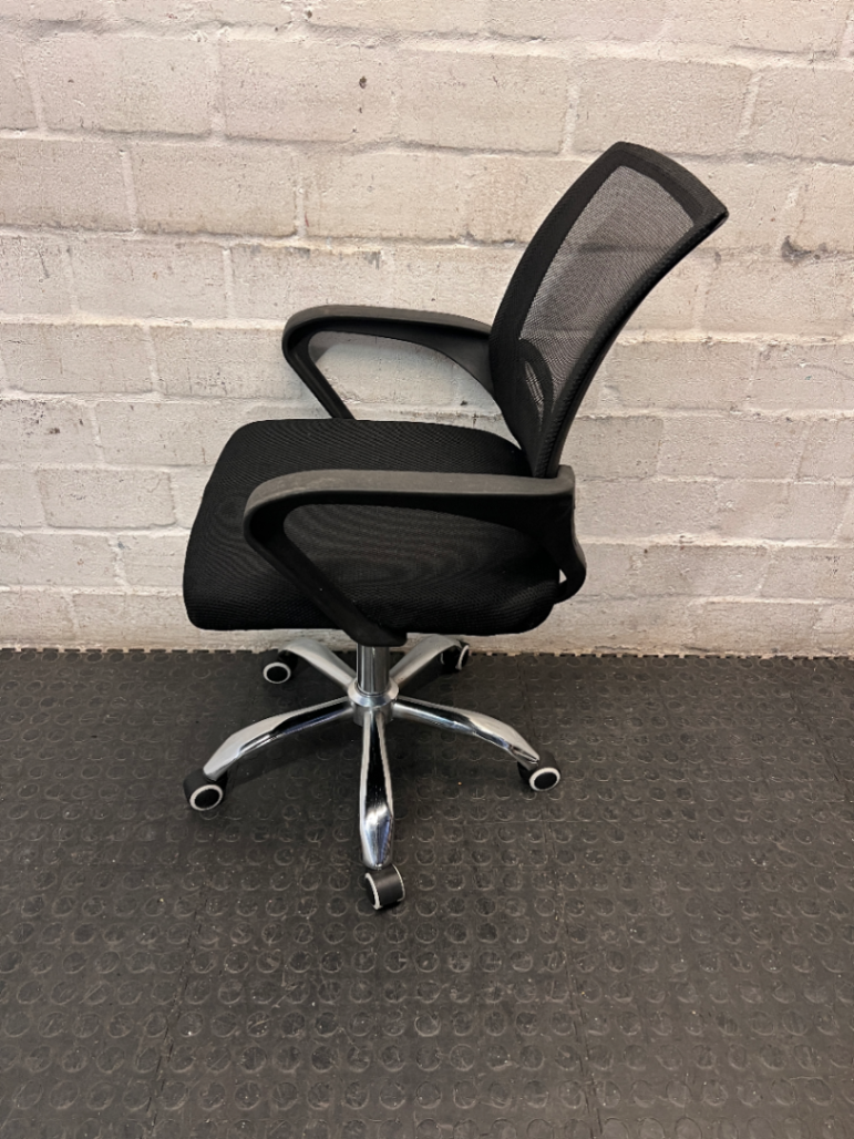 Black Mesh Mid-Back Office Chair with Chrome Base — Good Condition with Scuffs on Armrest