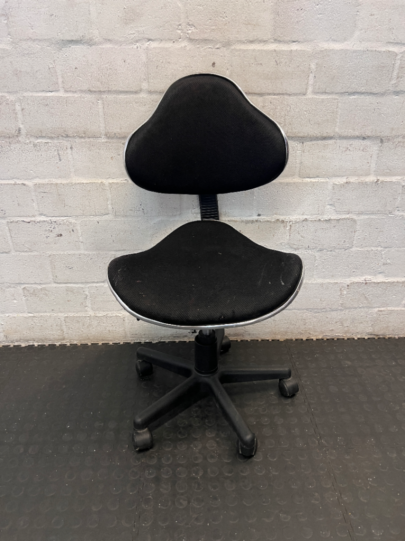 Black Swivel Office Chair - Well Used & Dusty - 2ndhandwarehouse.com