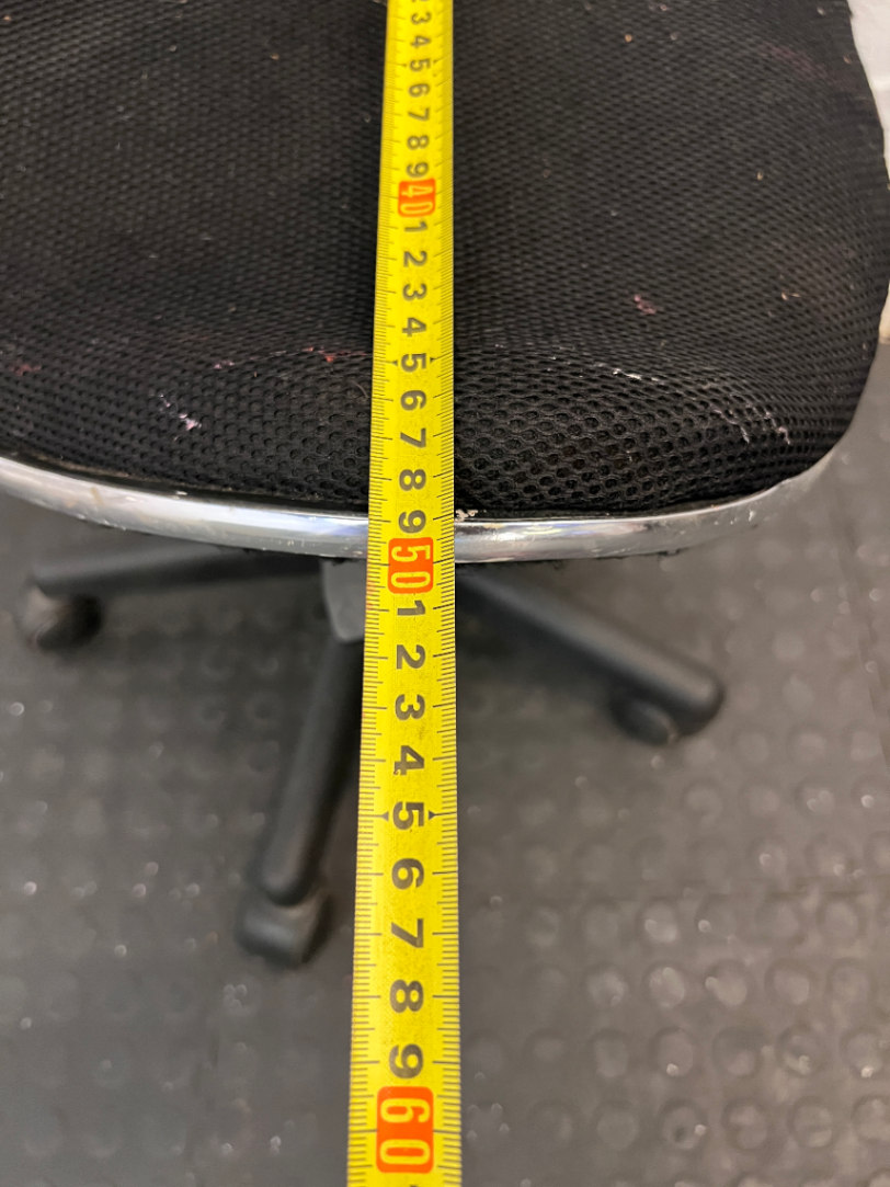 Black Swivel Office Chair - Well Used & Dusty - 2ndhandwarehouse.com