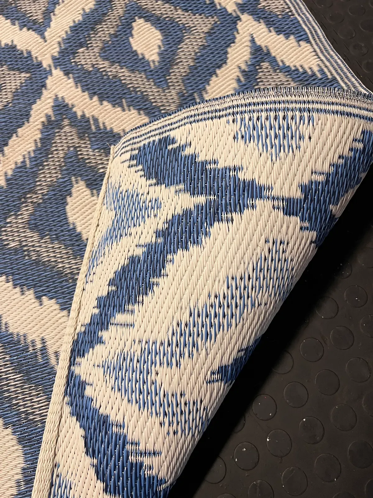 Blue & White Diamond Geometric Indoor/Outdoor Woven Rug - 2ndhandwarehouse.com