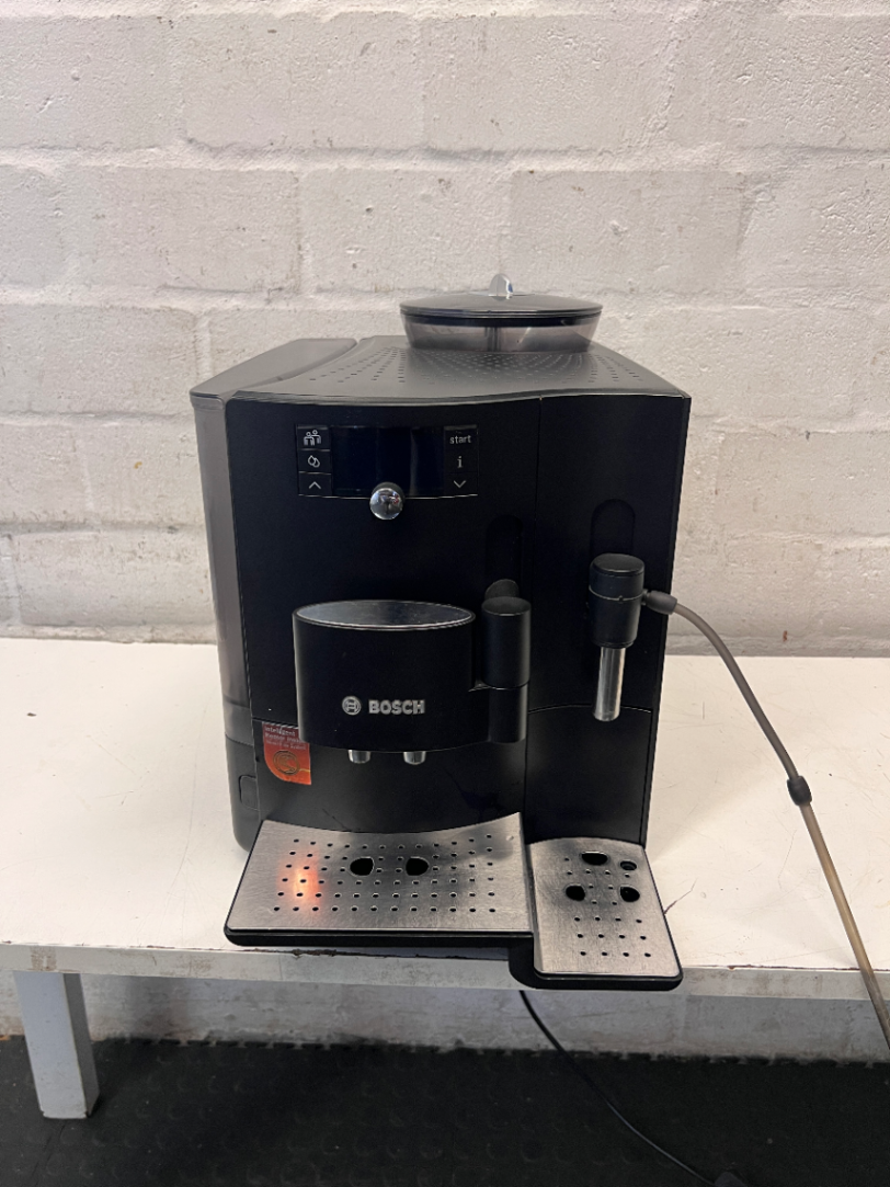 Bosch Automatic Coffee Machine in Black — Good Working O - 2ndhandwarehouse.com