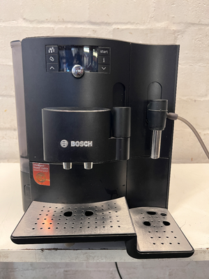 Bosch Automatic Coffee Machine in Black — Good Working O - 2ndhandwarehouse.com