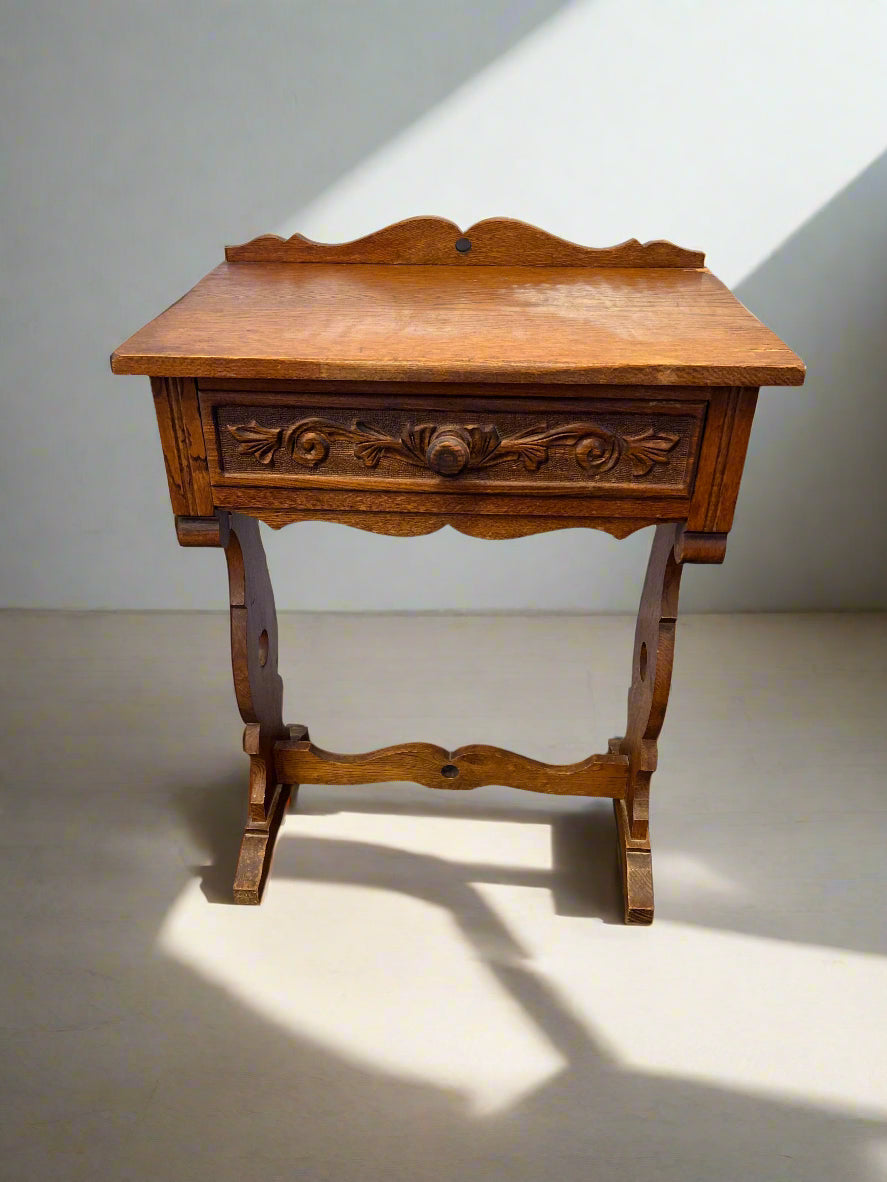 Charming Vintage Wooden Side Table with Drawer – Rustic Oak Finish