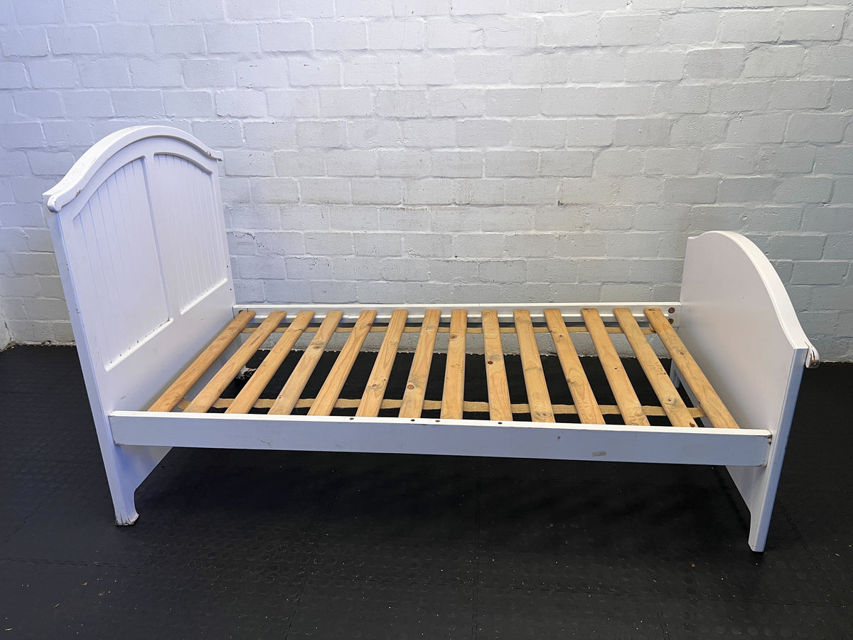 Charming White Wooden Single Bed Frame with Minimal Wear - REDUCED