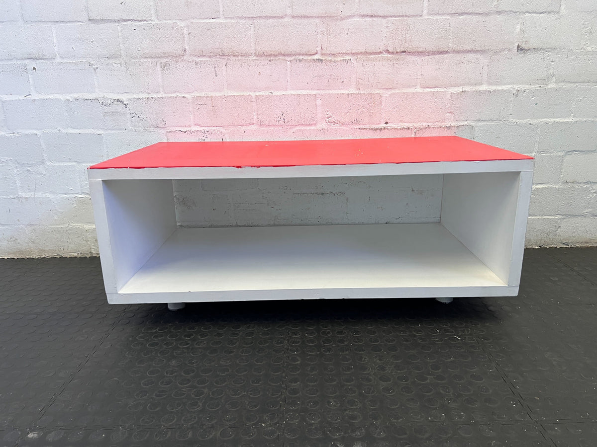 Chic Red and White Coffee Table with Minimal Wear