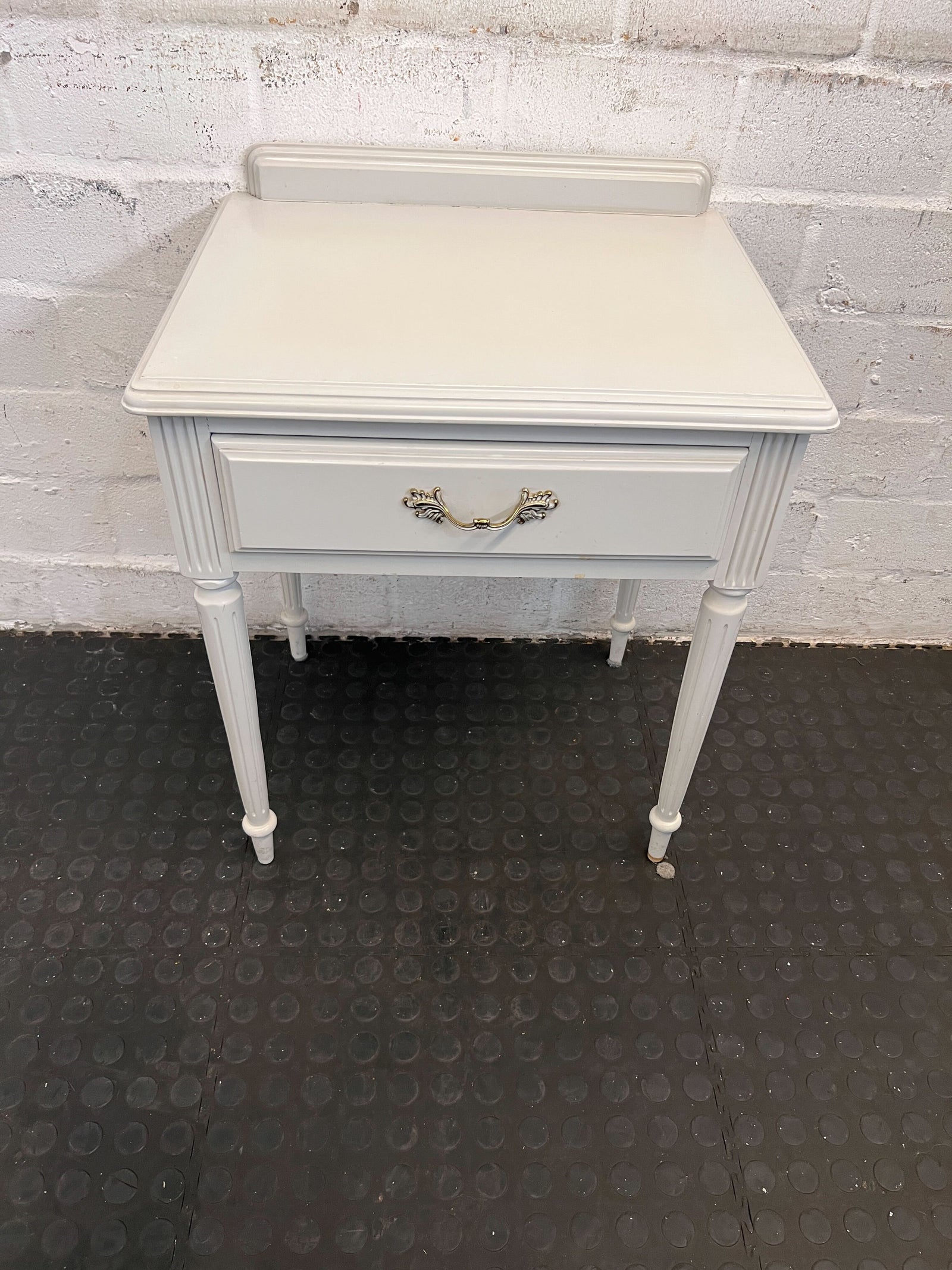 Chic Vintage White Side Table with Drawer