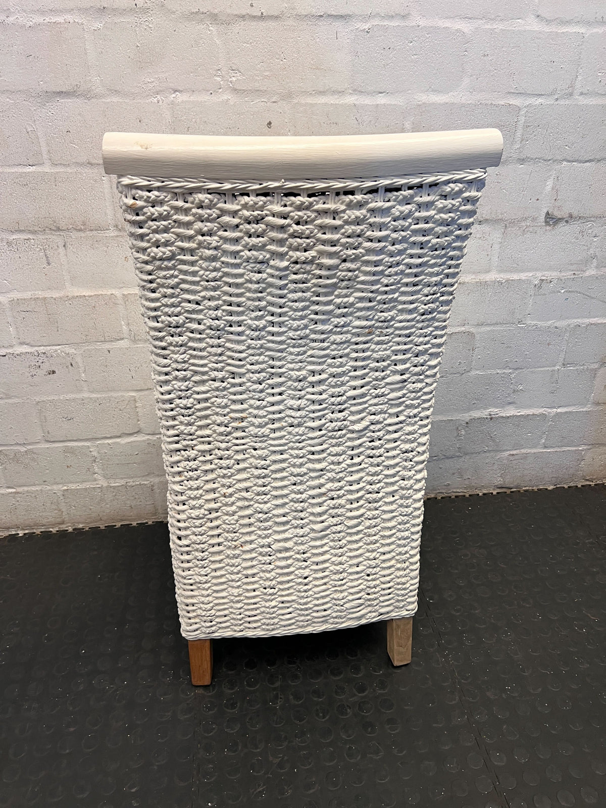 Chic Woven White Dining Chair - Coastal Boho Style - 2ndhandwarehouse.com