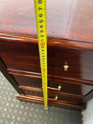 Classic Dark Wood 3-Drawer Bedside Cabinet ✨