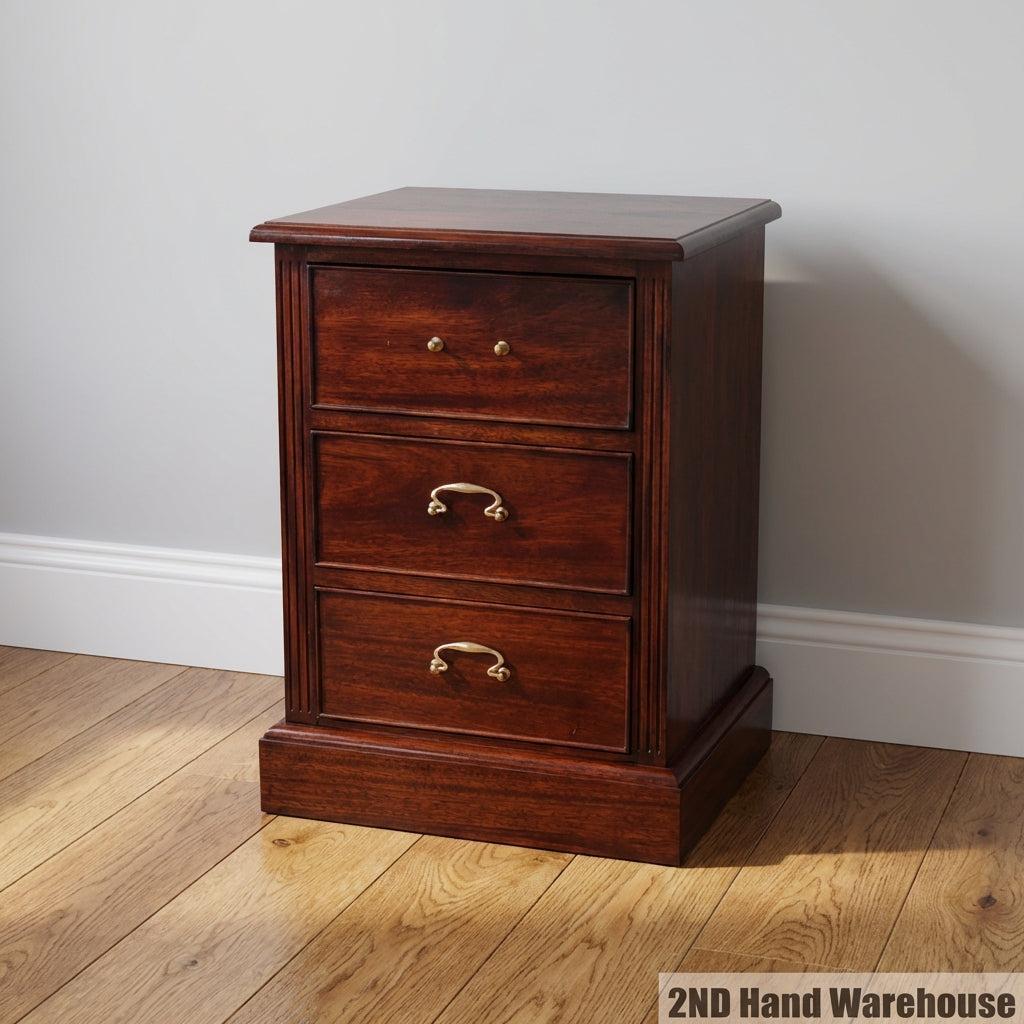 Classic Dark Wood 3-Drawer Bedside Cabinet ✨