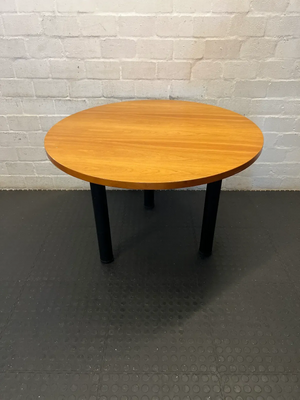Classic Round Meeting or Dining Table with Black Legs - 2ndhandwarehouse.com