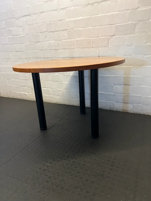 Classic Round Meeting or Dining Table with Black Legs - 2ndhandwarehouse.com