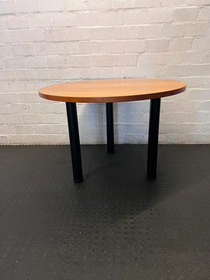 Classic Round Meeting or Dining Table with Black Legs - 2ndhandwarehouse.com