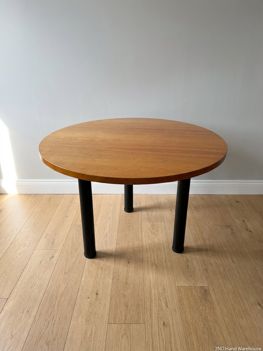 Classic Round Meeting or Dining Table with Black Legs - 2ndhandwarehouse.com