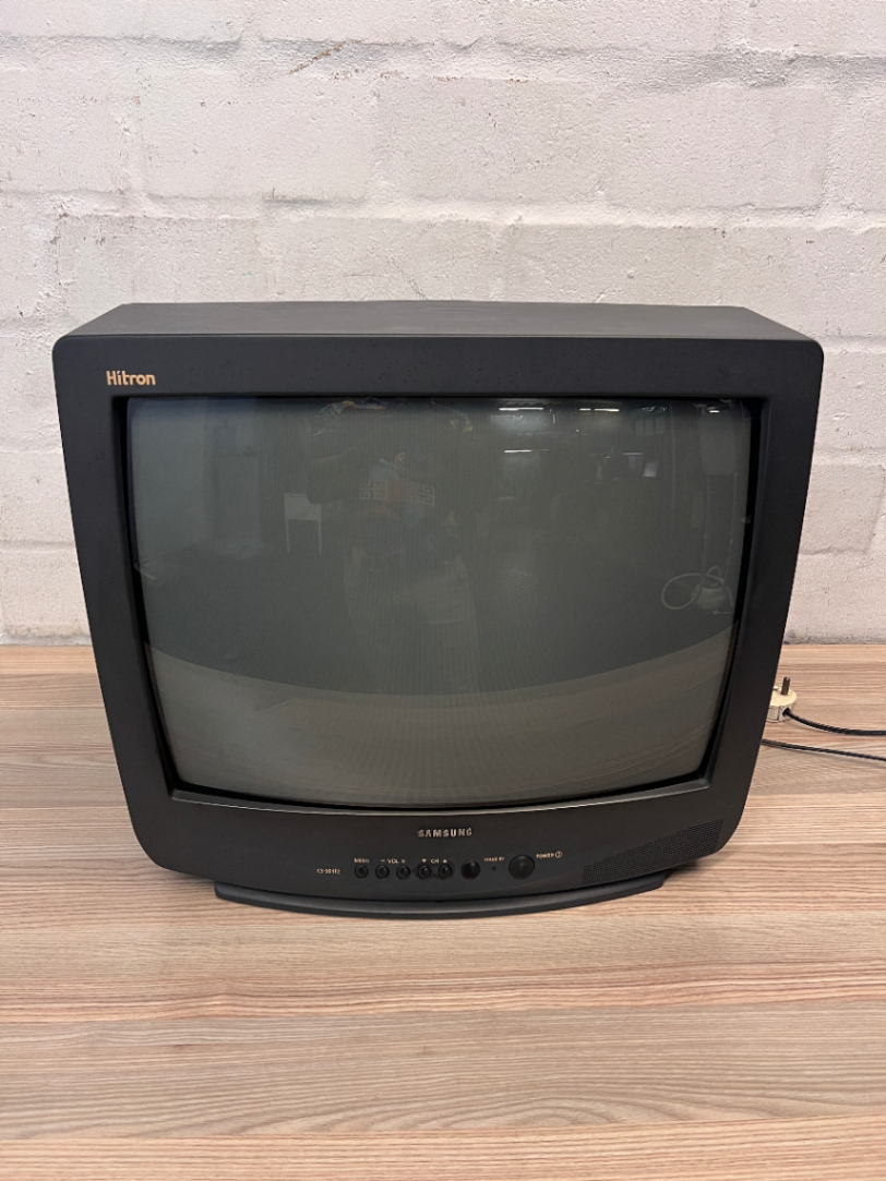 Classic Samsung Hitron Matte Black CRT TV with Remote - 2ndhandwarehouse.com