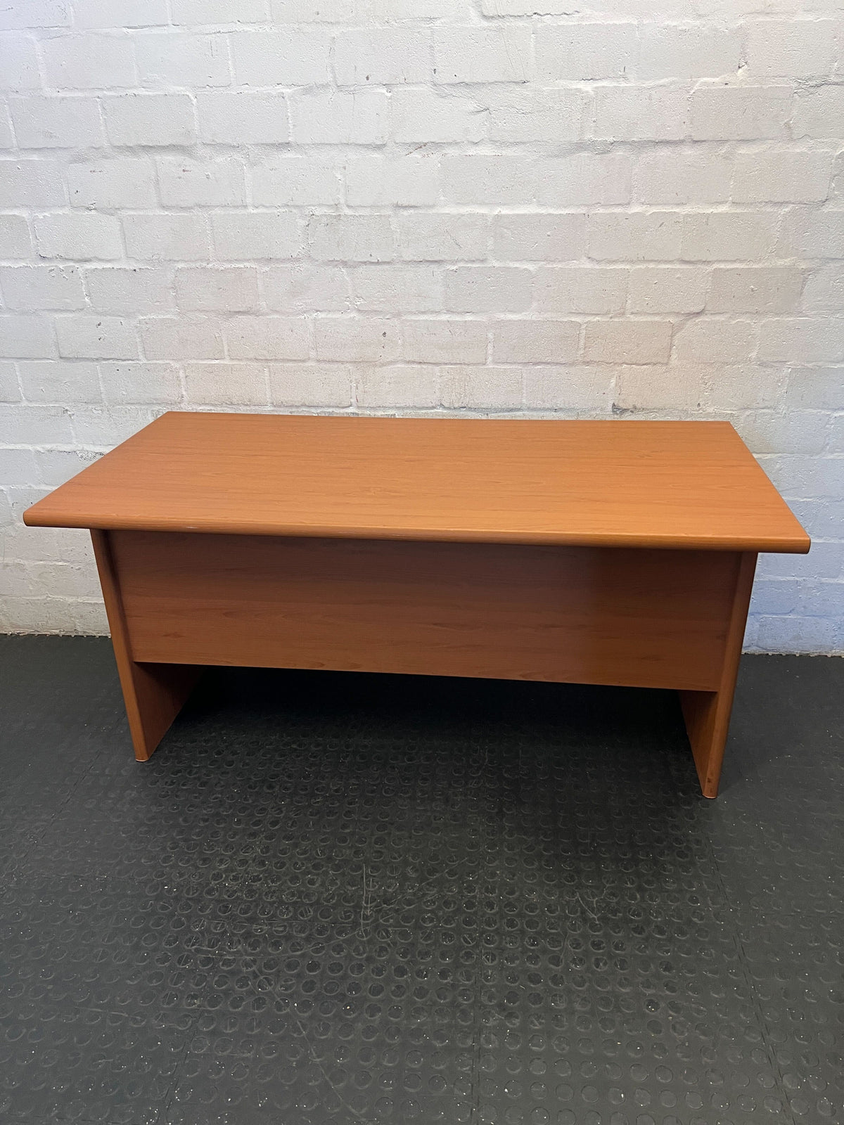 Classic Wooden Desk with Drawers - Compact & Functional - 2ndhandwarehouse.com