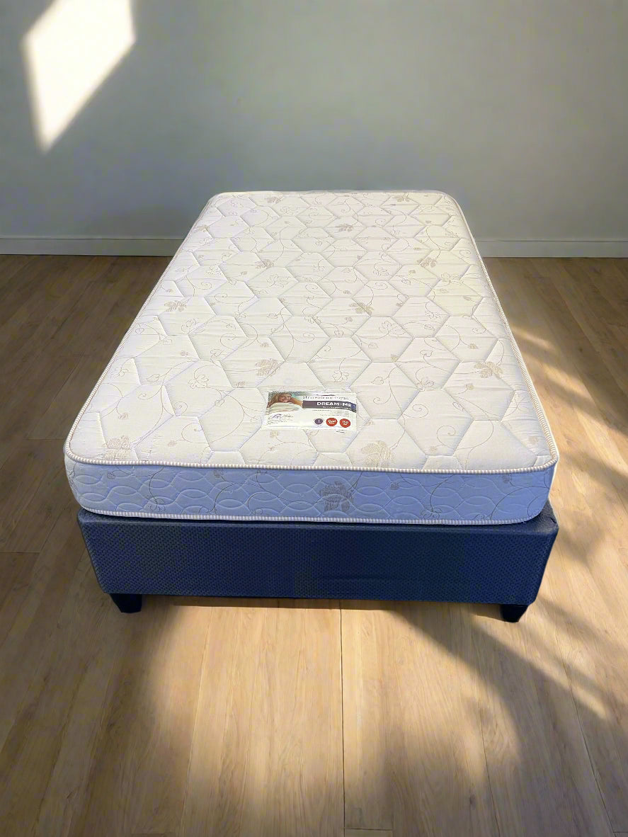 Comfortable 3/4 Mattress with Base - Clean and Well-Maintained