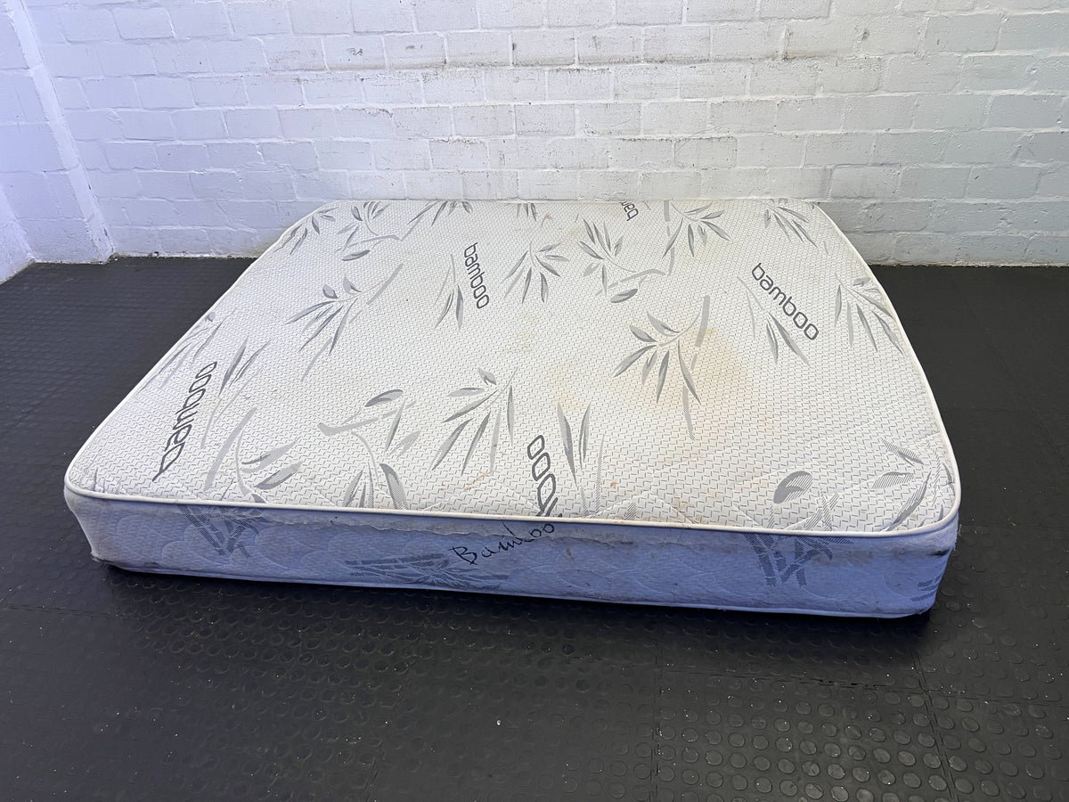 Comfortable Bamboo King Mattress – Good Condition, Minor Signs of Use - 2ndhandwarehouse.com