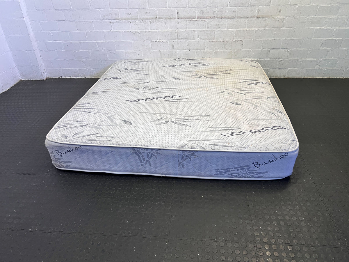 Comfortable Bamboo King Mattress – Good Condition, Minor Signs of Use - 2ndhandwarehouse.com