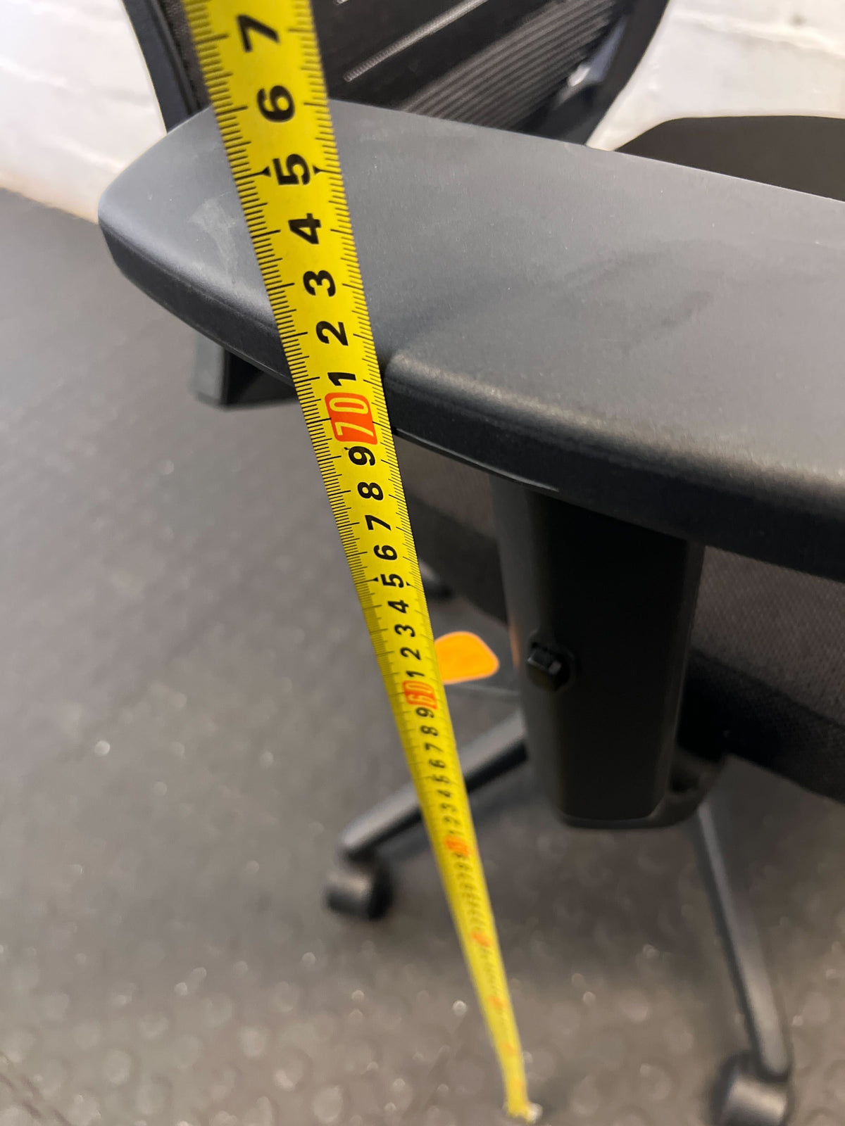 Comfortable Black Mesh Office Chair with Adjustable Arms – Minor Wear