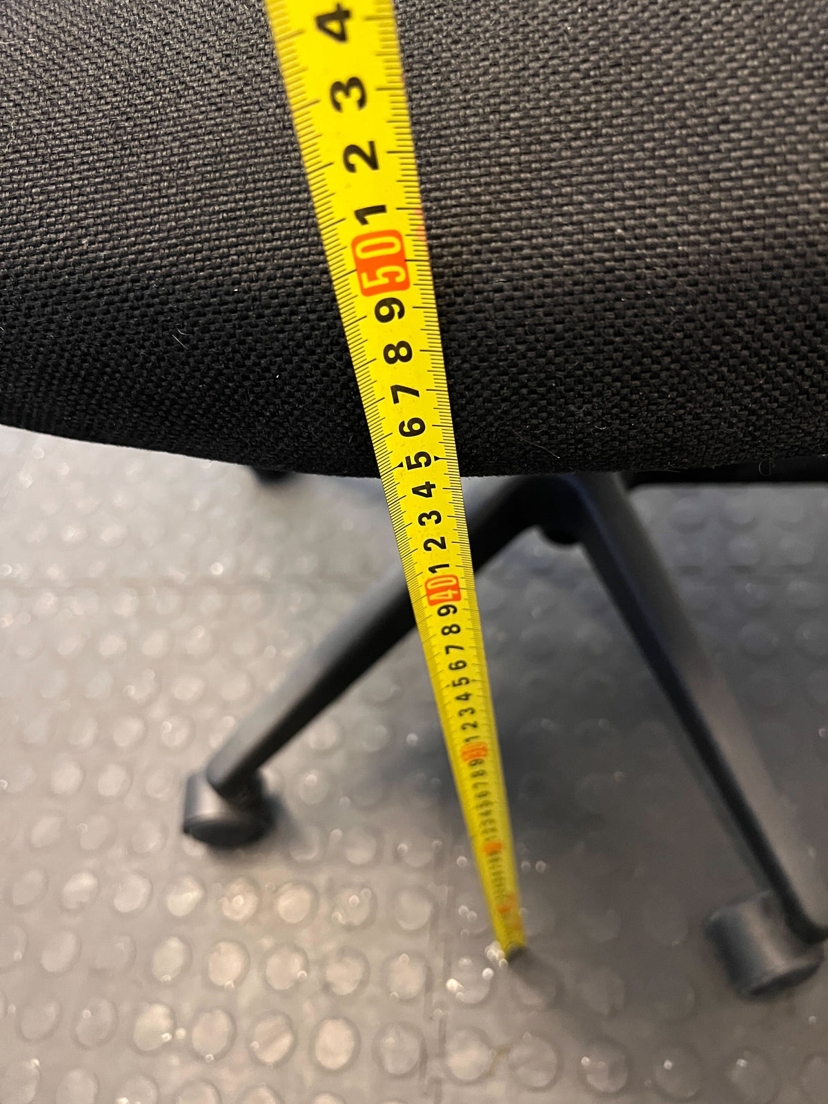 Comfortable Black Mesh Office Chair with Adjustable Arms – Minor Wear