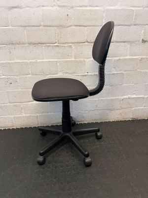 Comfortable Black Swivel Office Chair - Adjustable Ergonomic Design - 2ndhandwarehouse.com
