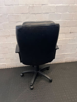Comfortable Black Swivel Office Chair (Used) - Some damages - 2ndhandwarehouse.com