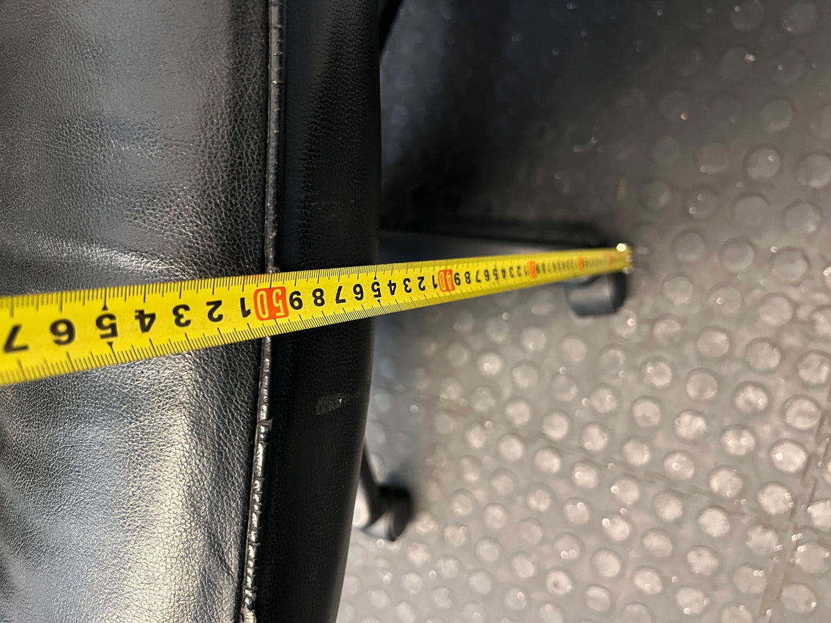 Comfortable Black Swivel Office Chair (Used) - Some damages - 2ndhandwarehouse.com