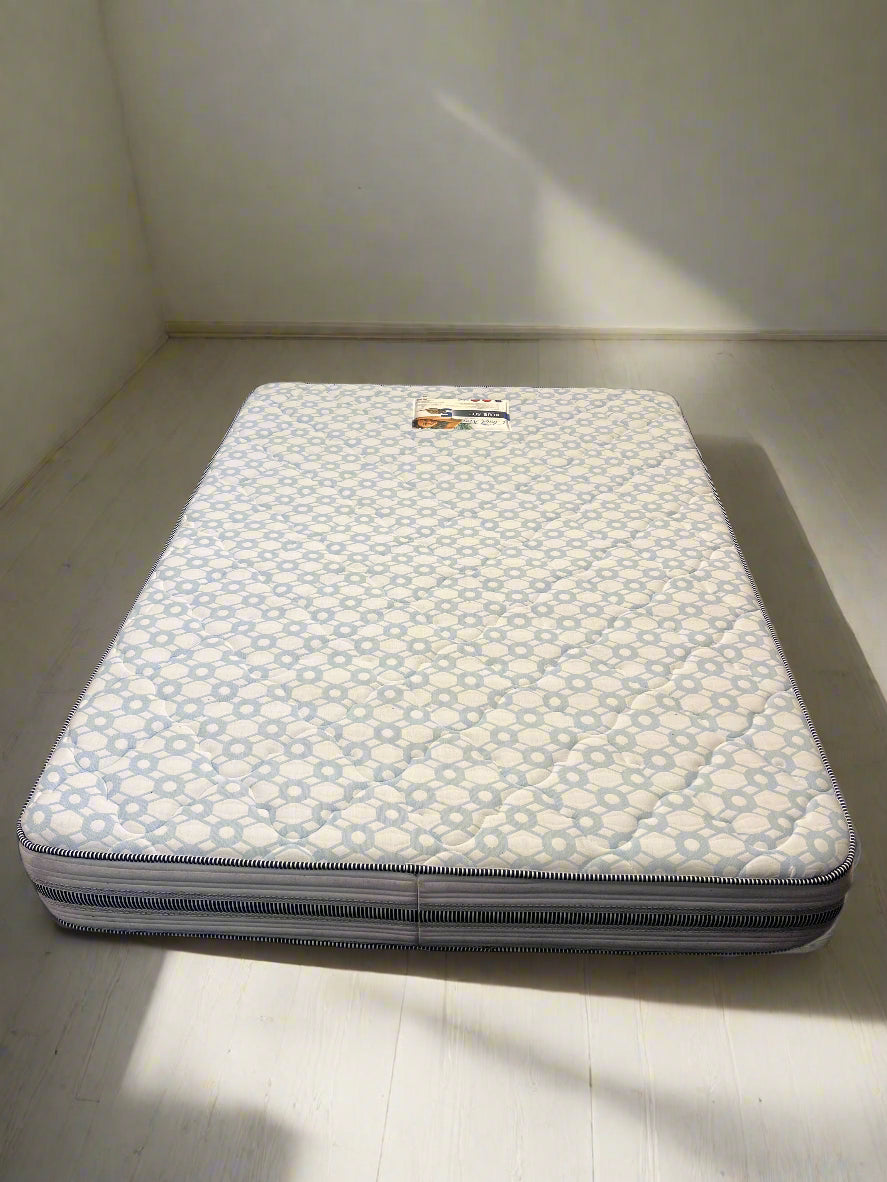 Comfortable Blue Double Mattress – Slightly Worn, Perfect for Sleeping 🛏️