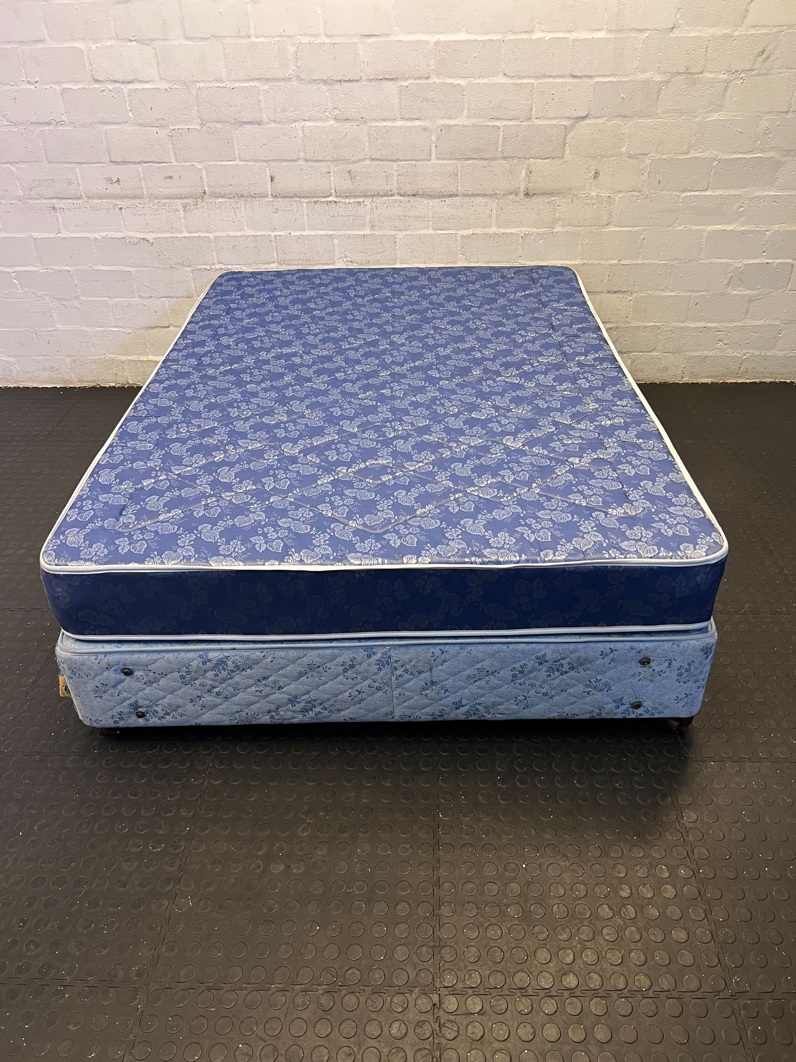 Comfortable Blue Floral Patterned Double Mattress - Minor Wear