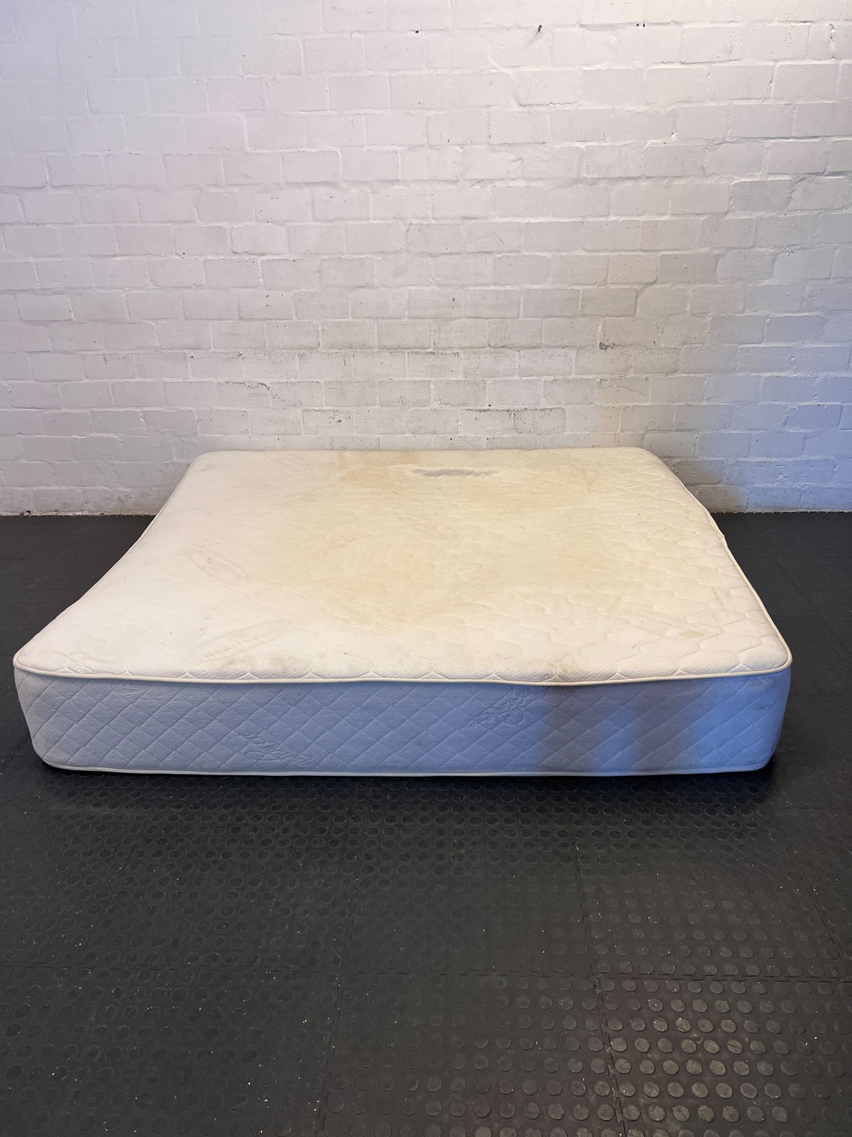 Comfortable Cool Gel MemoryKing  Mattress 190 by 203