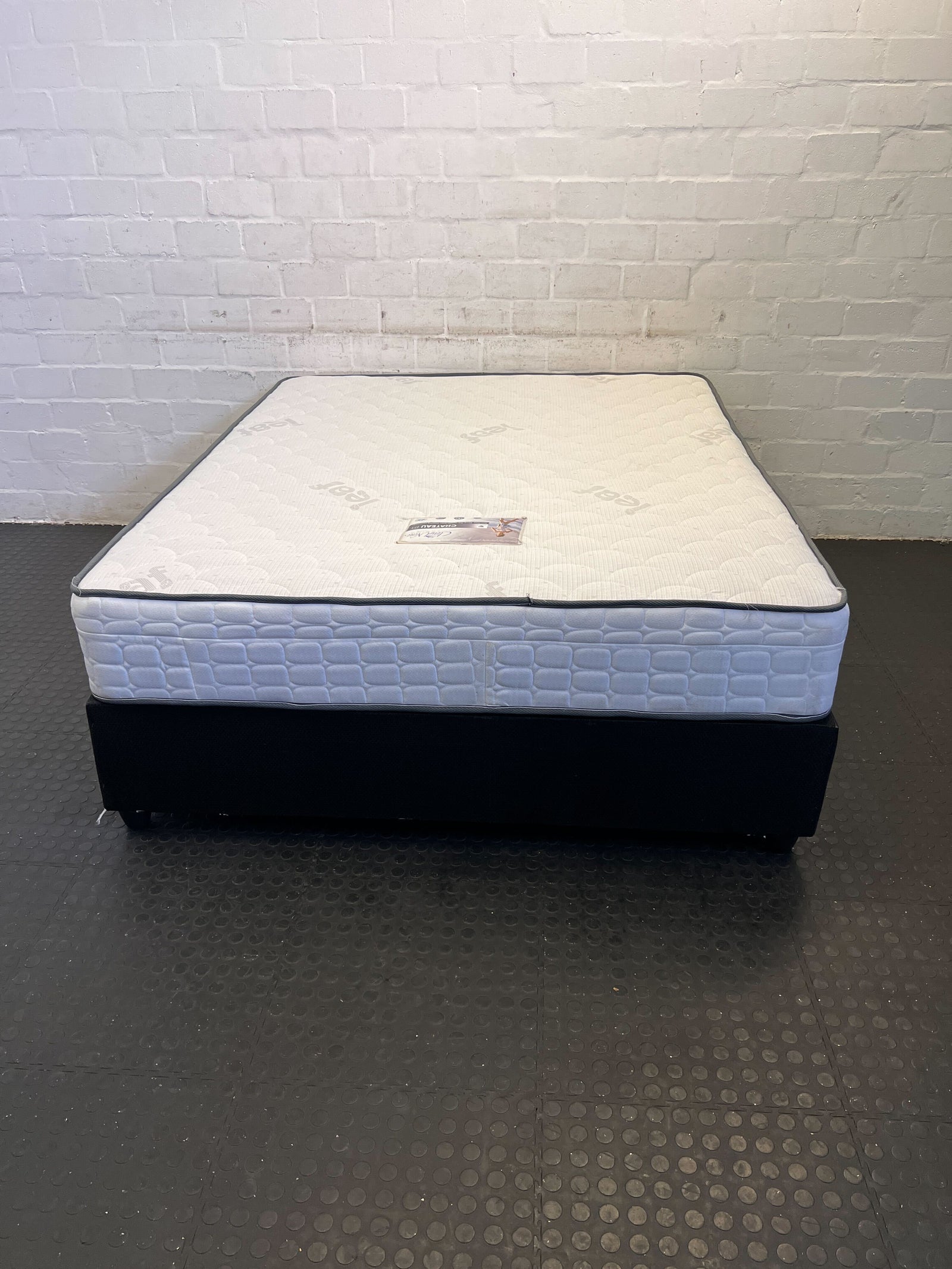 Comfortable Queen Mattress with Black Base – Minor wear