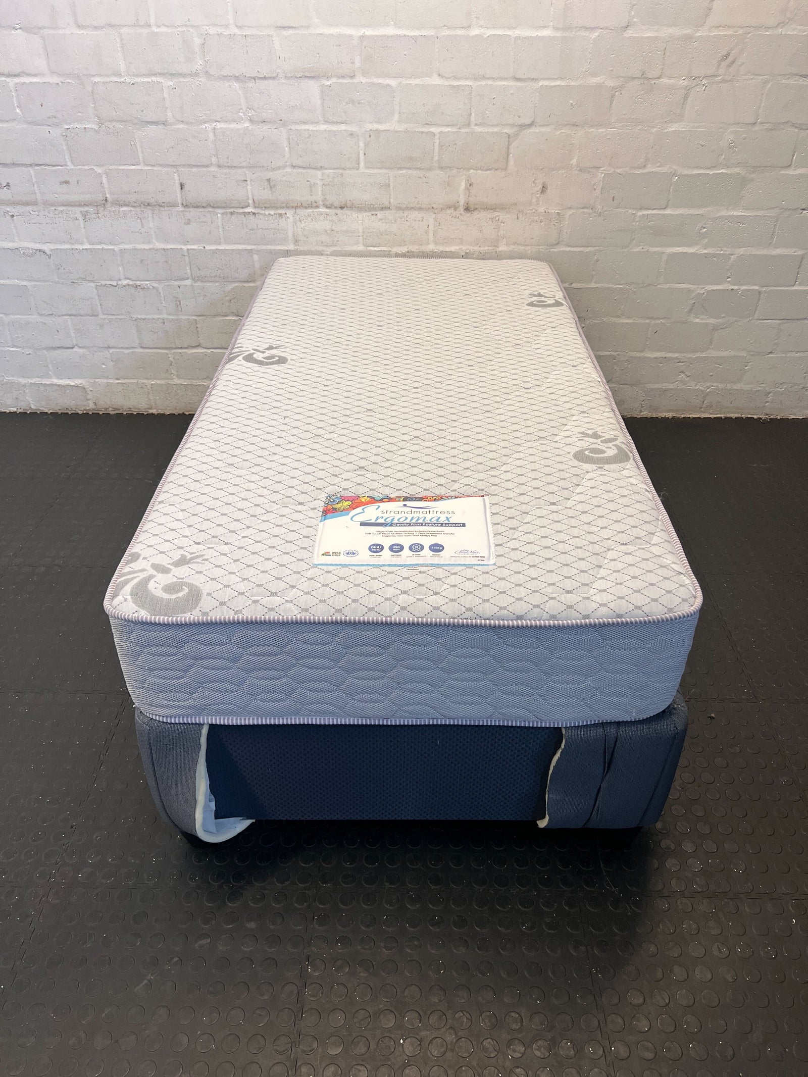 Comfortable Ergonomic Mattress - Medium Firmness, Blue, Minor Wear