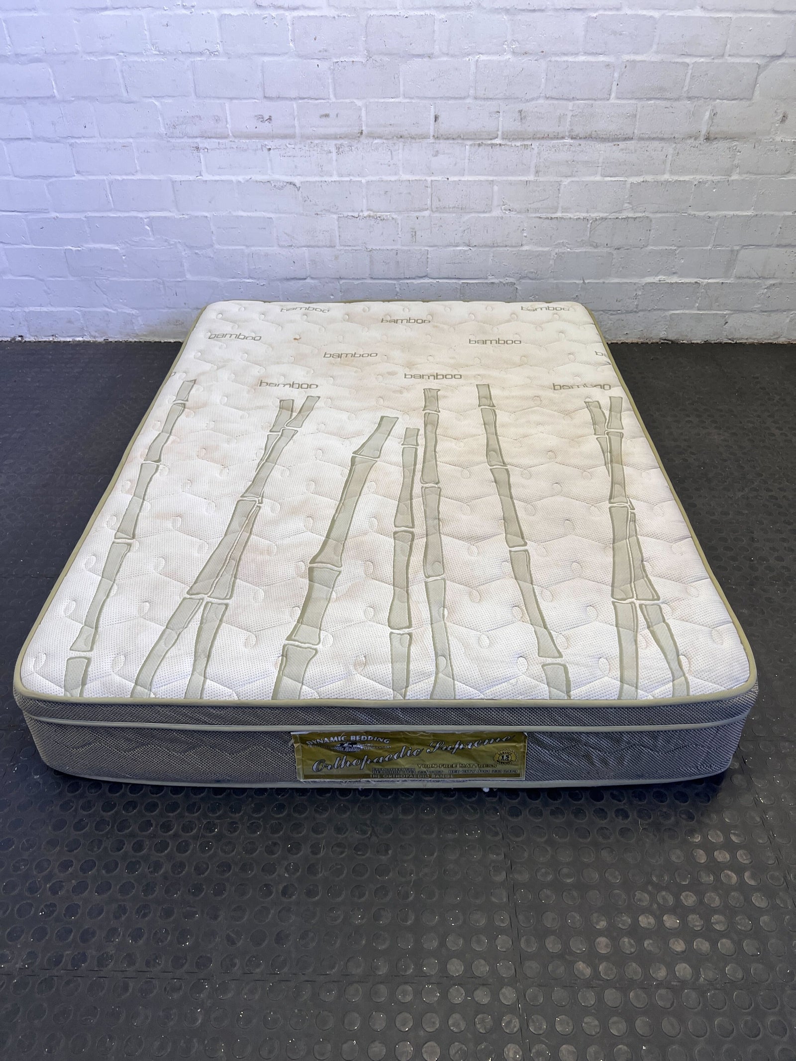 Comfortable Queen-Size Bamboo Mattress - Minor Wear, Excellent Condition
