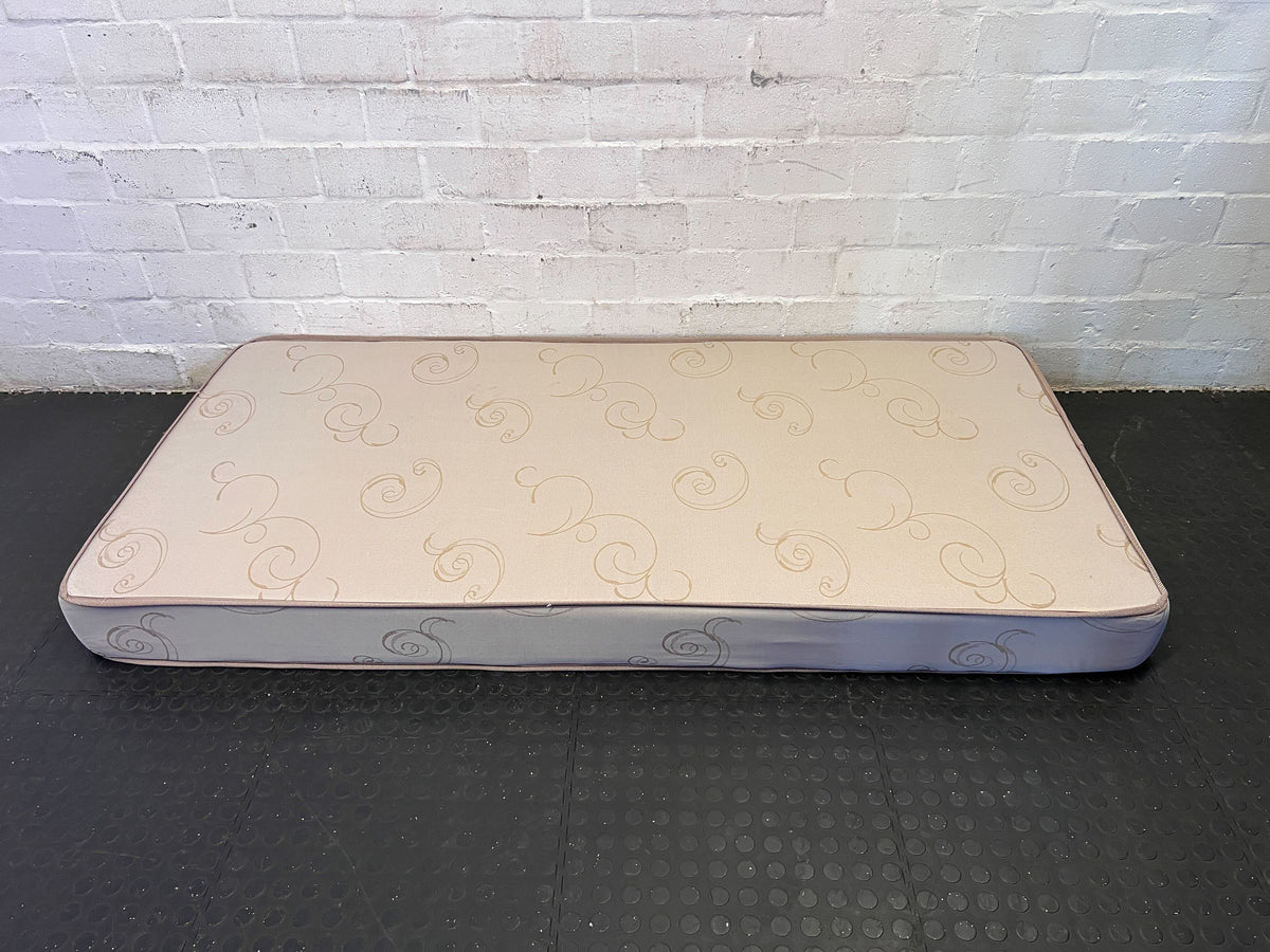 Comfortable Swirl Pattern Single Mattress