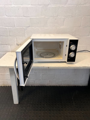 Compact & Convenient Defy Microwave Oven