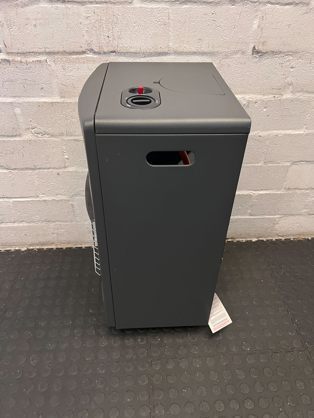 Compact Salton Gas Heater – Sleek Black, Efficient & Reliable