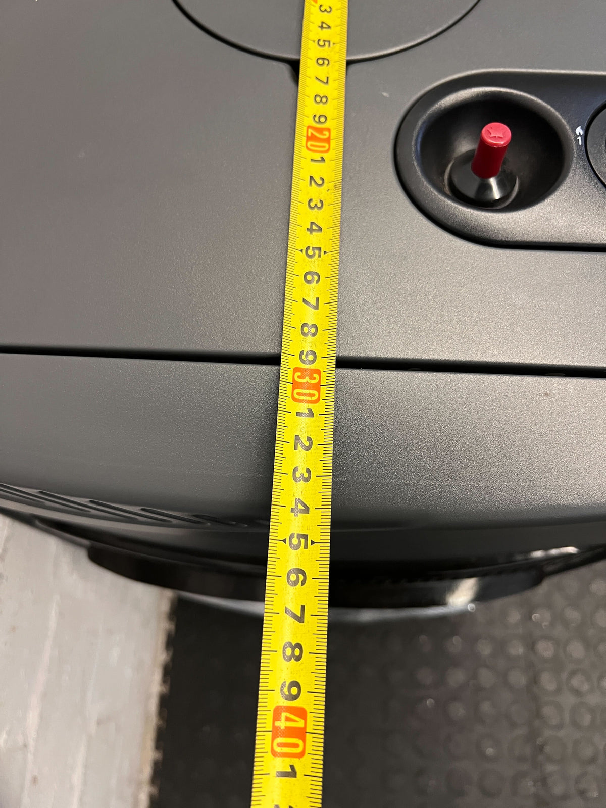 Compact Salton Gas Heater – Sleek Black, Efficient & Reliable