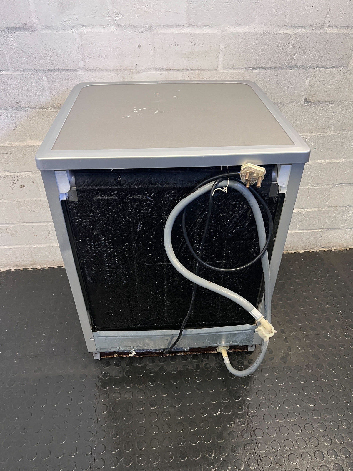 Compact Silver Defy Dishwasher - It Trips The Electricity - 2ndhandwarehouse.com