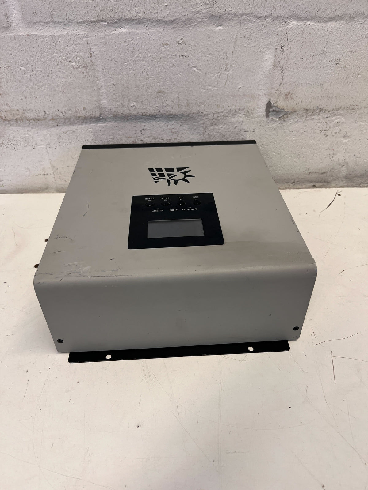 Compact Silver Solar Inverter with LCD Display – Like New! - 2ndhandwarehouse.com