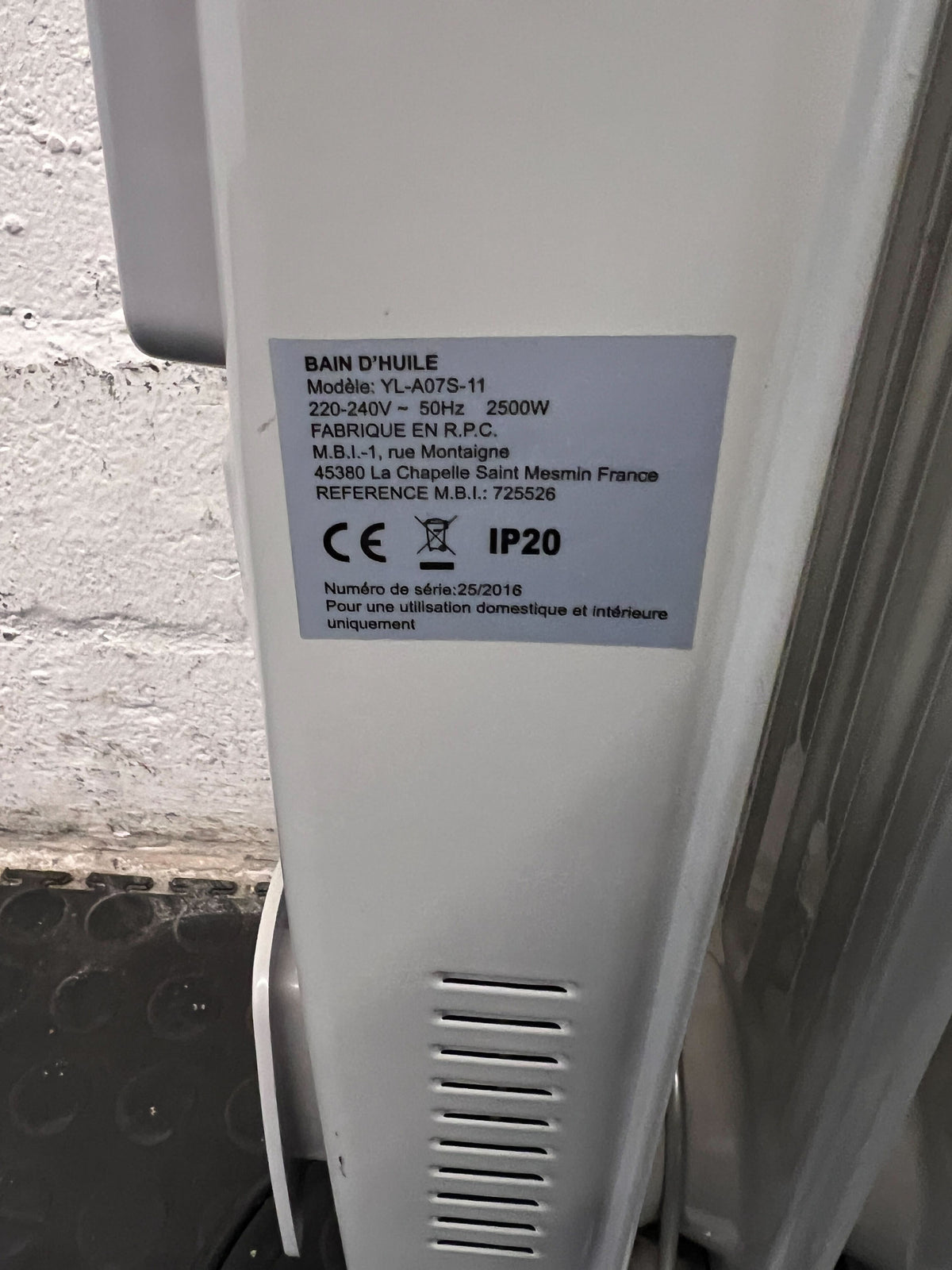 Compact White Oil Heater - Efficient Warmth for Your Space