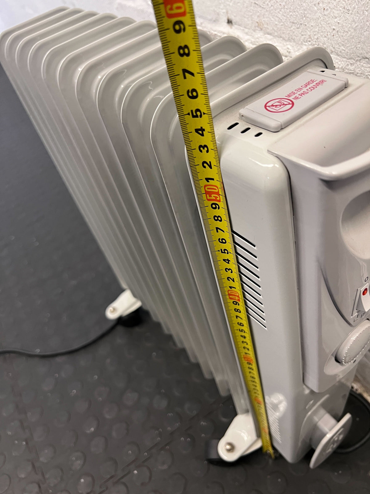 Compact White Oil Heater - Efficient Warmth for Your Space