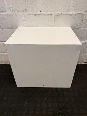 Compact White Wooden Shelf Unit – Versatile Storage Solution