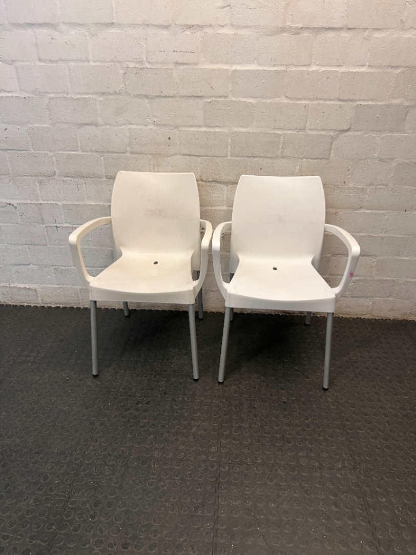 White Moulded Outdoor Chair with Metal Legs