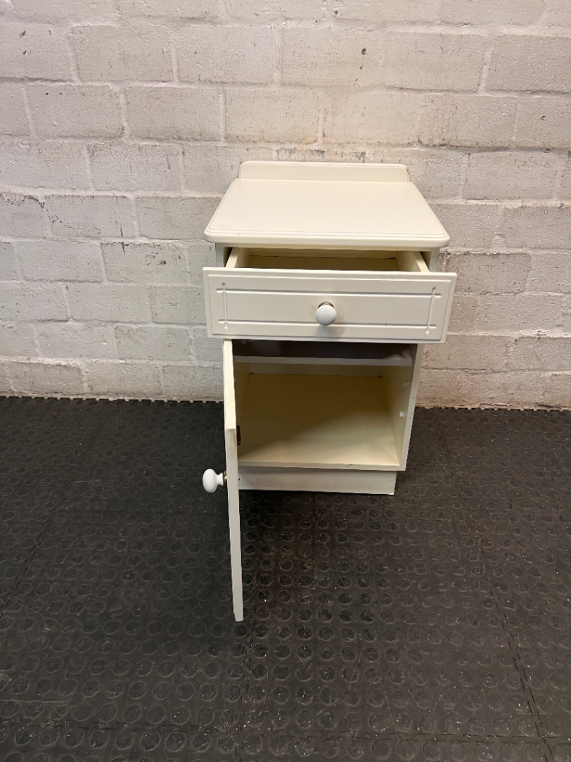 Cottage Style Wooden Bedside Table in Off-White — Good Condition
